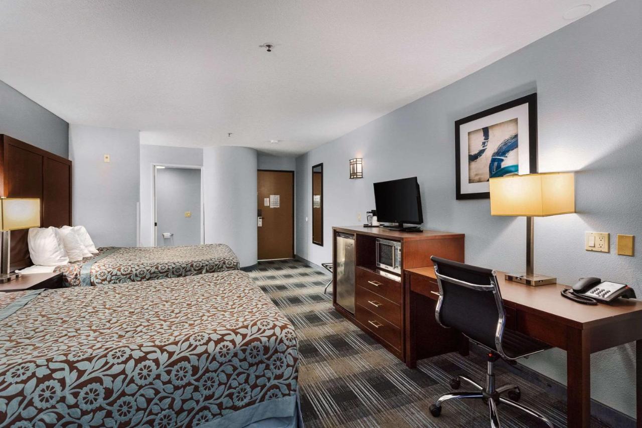 Days Inn By Wyndham Portland East Exterior foto